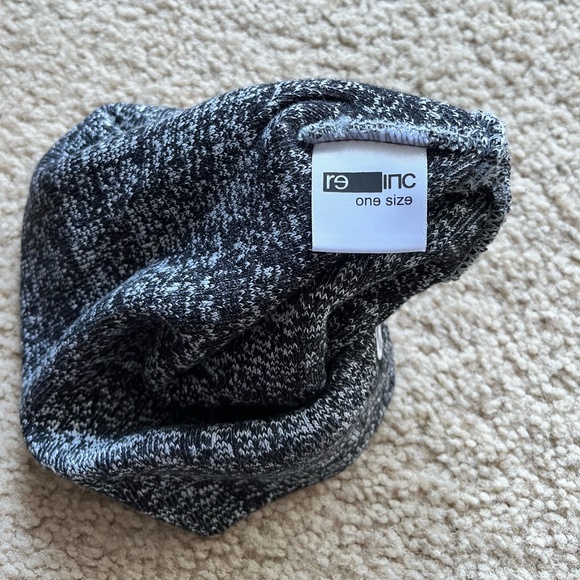 re-inc Beanie (BW Collection) - Picture 3 of 3